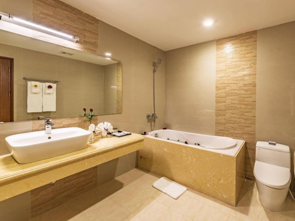 Lam Giang Hotel Vinh Exterior photo